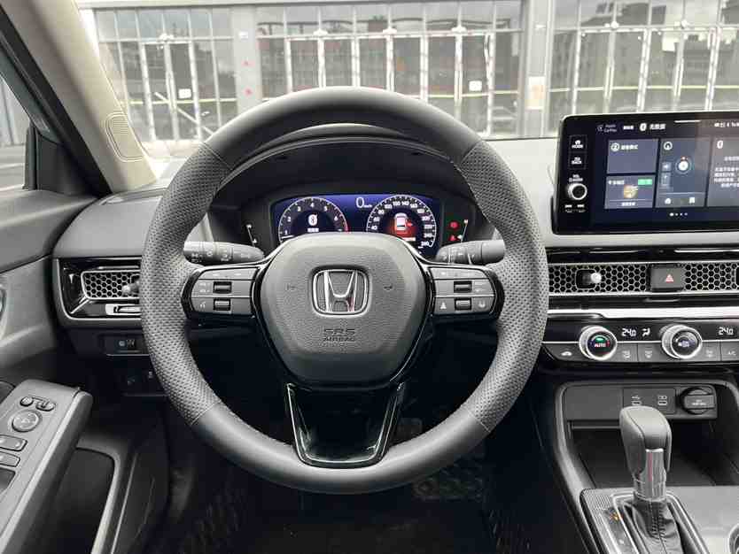 车辆方向盘及内饰细节实拍