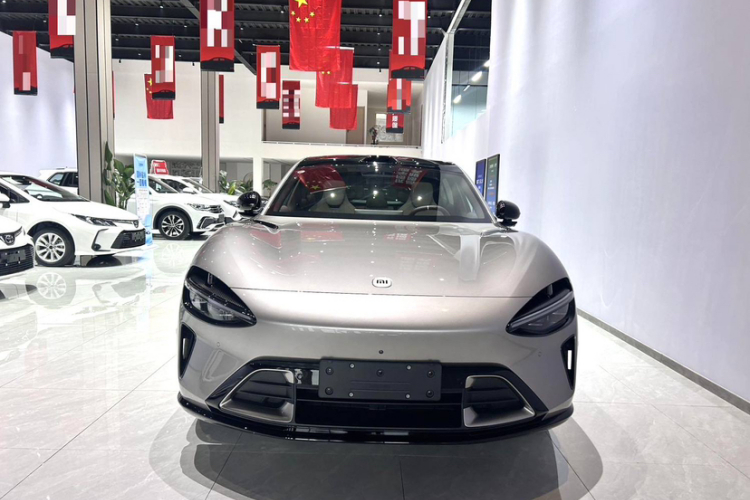 小米汽车 小米YU7 2025款 超长续航四驱Pro版车身外观6004