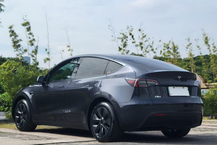 特斯拉 Model Y 2024款 后轮驱动版车身外观6004
