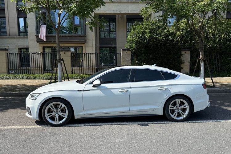 奥迪A5 2019款 Sportback 40 TFSI 时尚型车身外观6003