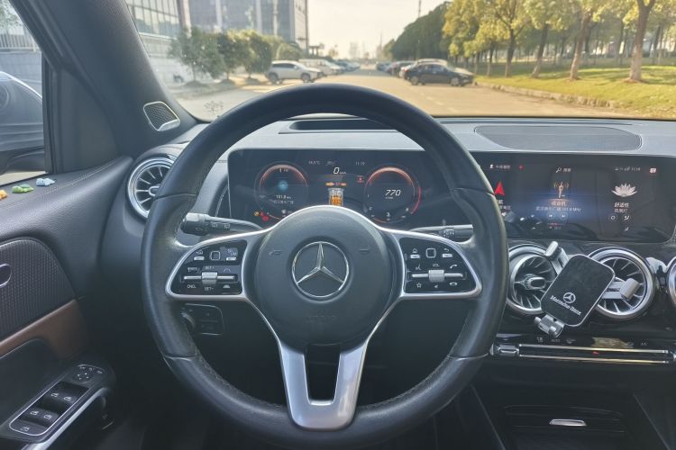 奔驰GLB 2020款 GLB 200 时尚型中控内饰7005