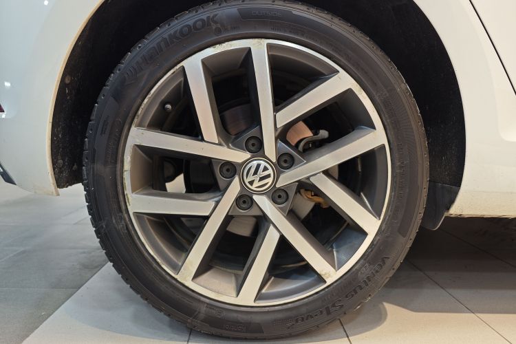 大众 高尔夫 2018款  230TSI 自动豪华型车身外观6015