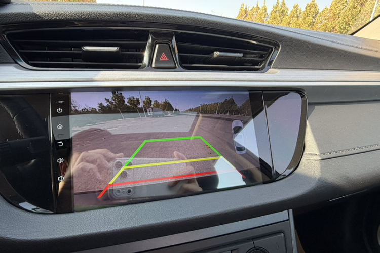 吉利汽车 帝豪 2018款 1.5L 手动向上互联版中控内饰7008