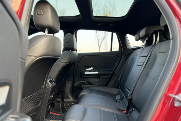 奔驰GLA 2020款 GLA 180中控内饰7004