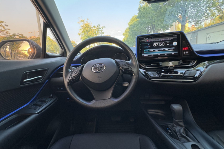 丰田C-HR 2022款 2.0L 舒适版中控内饰7002
