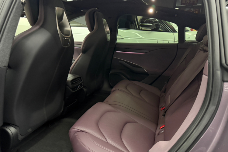 小米汽车 小米SU7 2024款 后驱标准创始版中控内饰7003