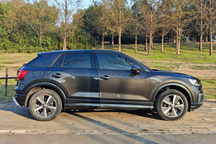 奥迪Q2L e-tron 2019款 Q2L e-tron 纯电智享型车身外观6008