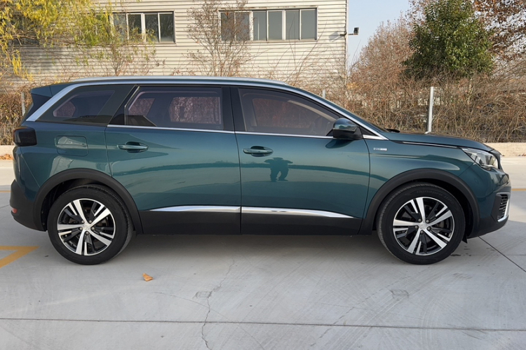 标致5008 2017款 350THP 7座精英版车身外观6002