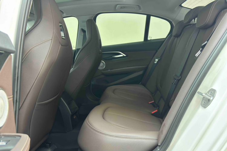 宝马1系 2023款 125i M运动曜夜版中控内饰7002