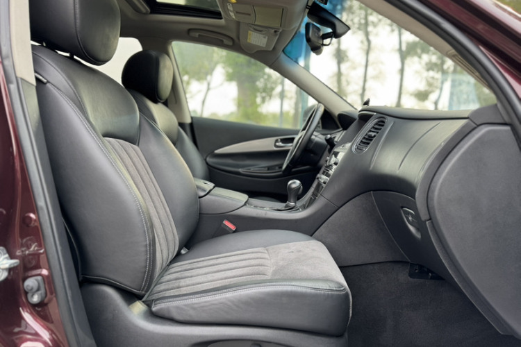 英菲尼迪QX50 2015款 2.5L 舒适版中控内饰7007