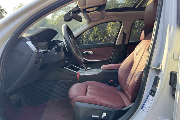 宝马3系 2022款 325Li M运动曜夜套装中控内饰7002