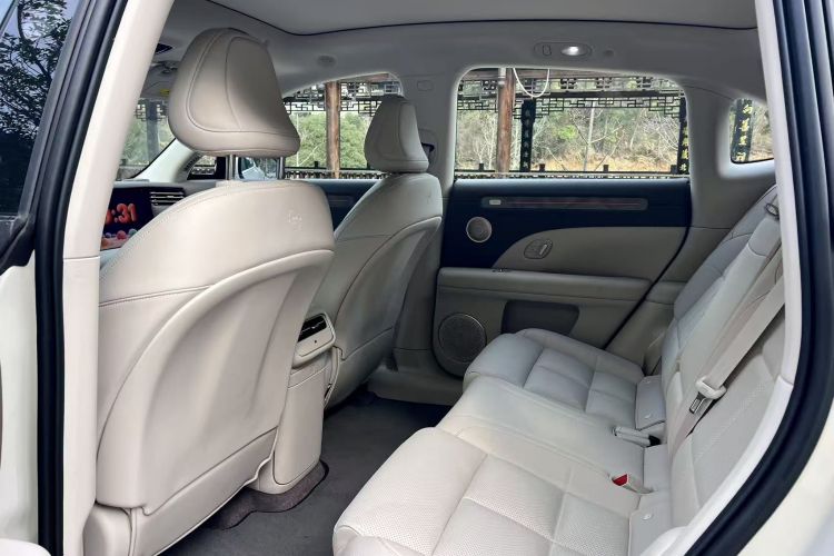 智己汽车 智己LS6 2026款 增程 52 Max中控内饰7004