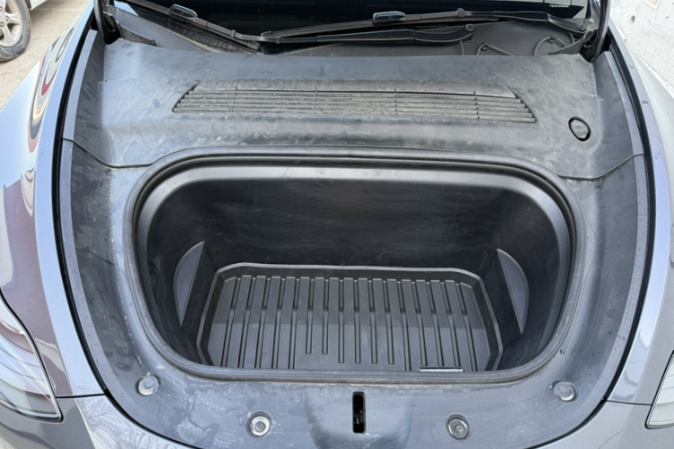 特斯拉 Model Y 2022款 改款 后轮驱动版局部细节24