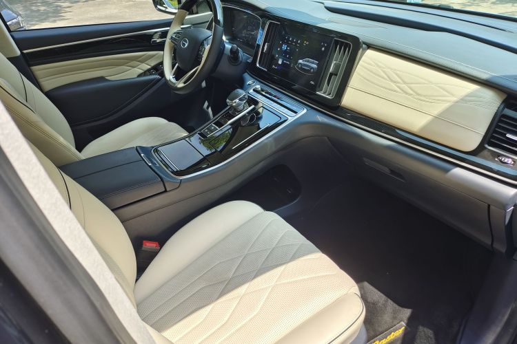 广汽传祺 传祺M8 2021款 大师系列 390T 四座御尊版中控内饰7006