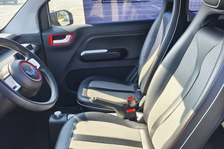 五菱汽车 宏光MINIEV 2022款 GAMEBOY 200km 玩乐款 磷酸铁锂中控内饰7005