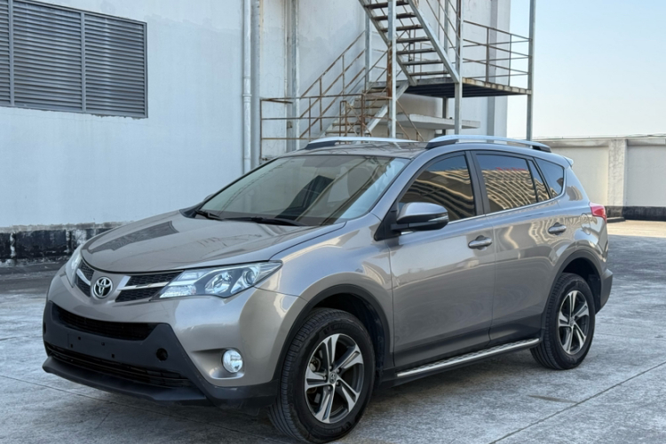 丰田 RAV4荣放 2015款 2.0L CVT两驱风尚版车身外观6002