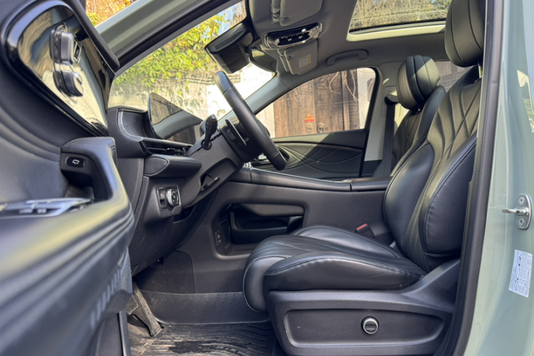 星途瑶光 2023款 400T 两驱优享版中控内饰7005