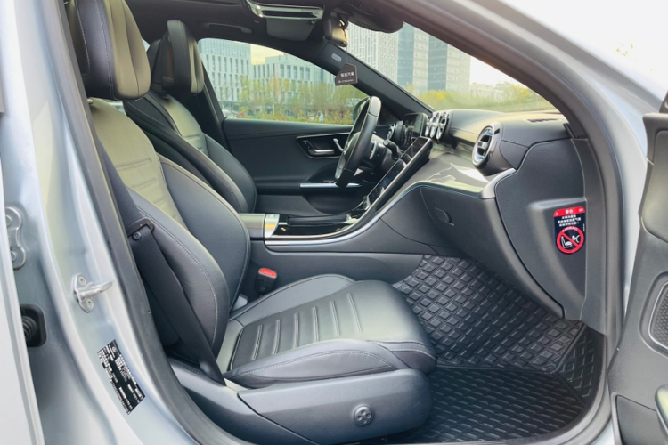 奔驰C级 2022款 C 260 L 运动版中控内饰7009