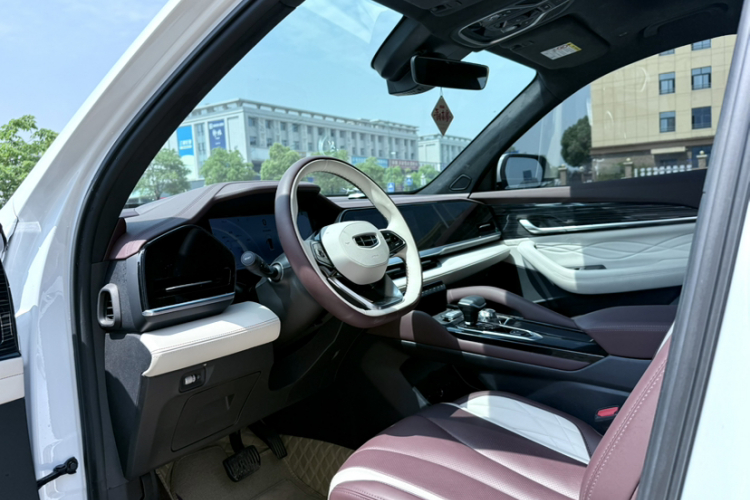 吉利汽车 星越L 2024款 2.0TD 高功自动两驱云起版中控内饰7005