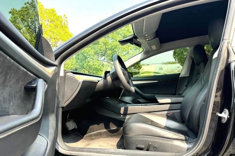 特斯拉 Model 3 2021款 标准续航后驱升级版 3D6中控内饰7003