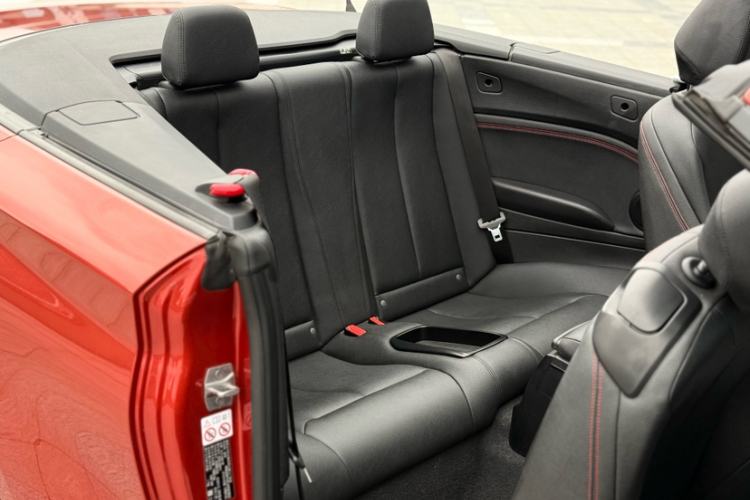 宝马2系(进口) 2018款 220i 敞篷轿跑车 运动设计套装中控内饰7010