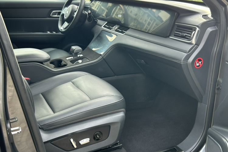 理想汽车 理想ONE 2021款 增程6座版中控内饰7003