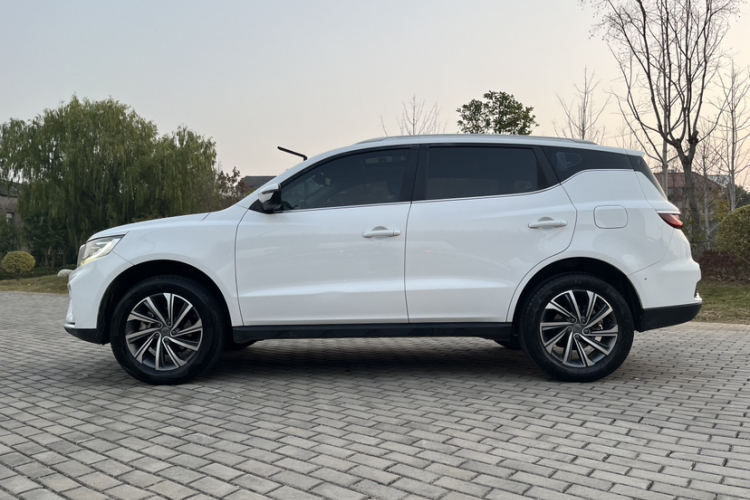 吉利汽车 远景X6 2020款 1.4T 手动尊贵型车身外观6006