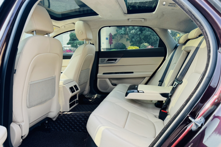 捷豹XFL 2018款 XFL 2.0T 200PS 精英版中控内饰7002