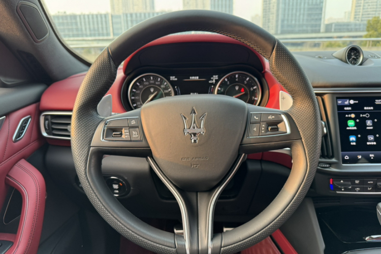 玛莎拉蒂 Levante 2023款 3.0T Modena中控内饰7003