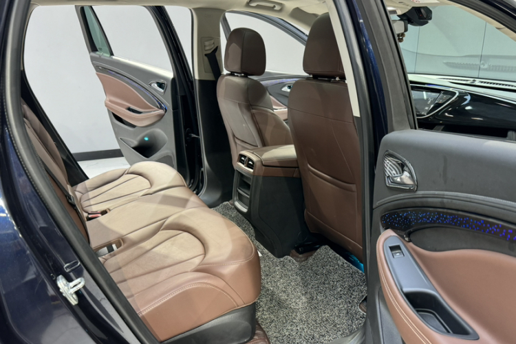 别克 昂科威 2021款 532T 两驱精英型中控内饰7005