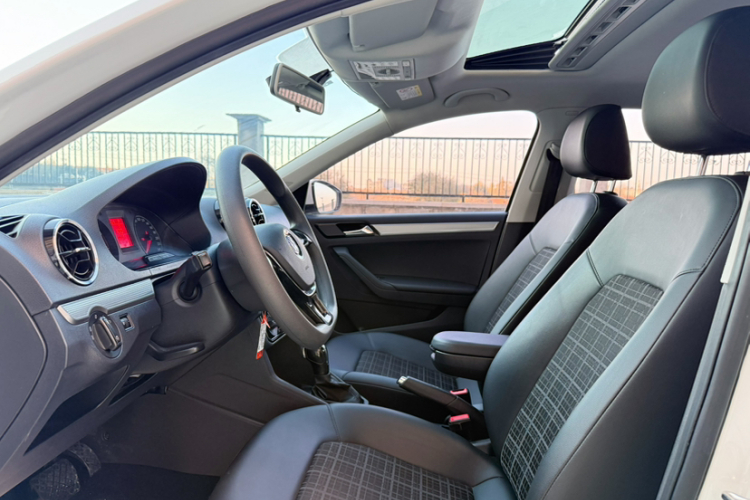 大众 捷达 2017款 1.5L 自动舒适型中控内饰7005