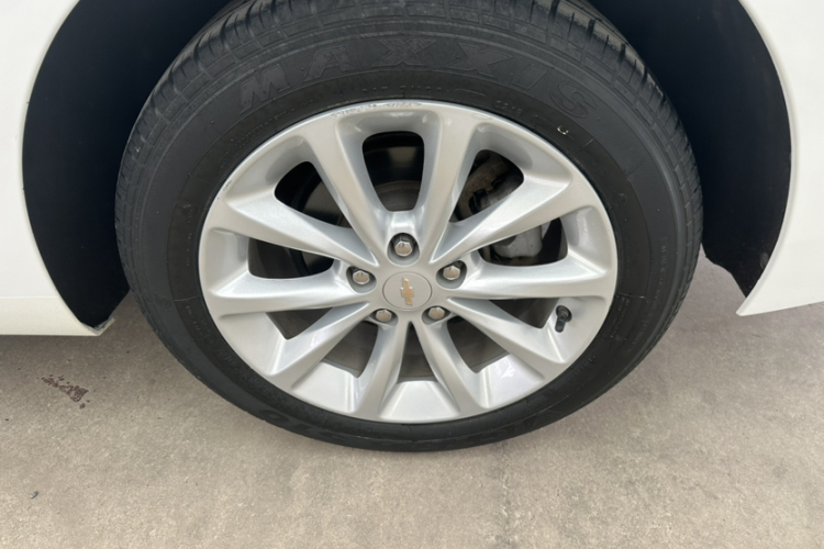 雪佛兰 科鲁兹 2018款 320 自动先锋天窗版车身外观6008