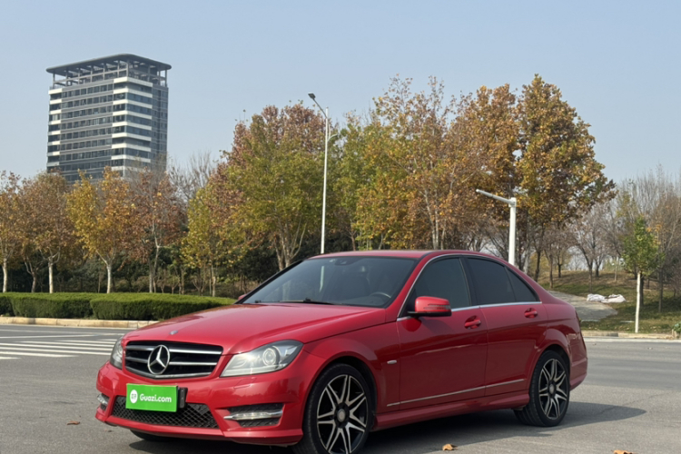 奔驰C级 2013款 C 300 运动型 Grand Edition车身外观1