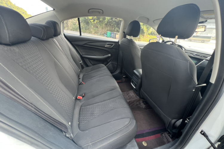 荣威i5 2020款 1.5L 手动4G互联领豪版中控内饰7003