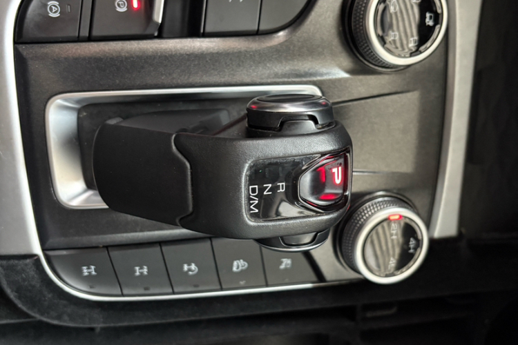 坦克300 2023款 越野版 2.0T 征服者中控内饰7004