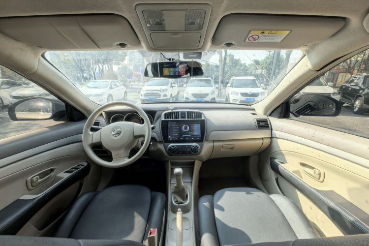 日产 轩逸 2012款 经典 1.6XE 手动舒适版中控内饰7004