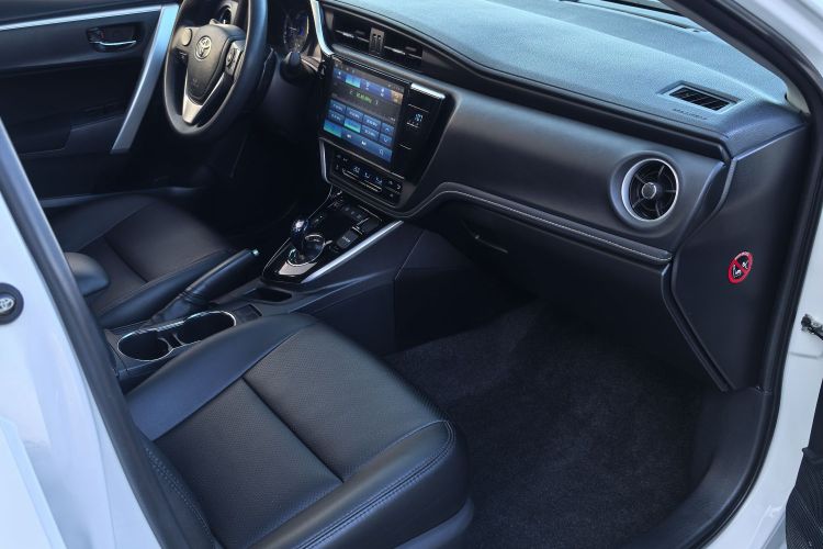 丰田 卡罗拉 2017款 改款双擎 1.8L E-CVT领先版中控内饰7003