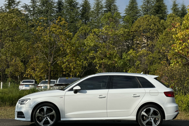 奥迪A3 2017款 Sportback 40 TFSI 运动型车身外观6001
