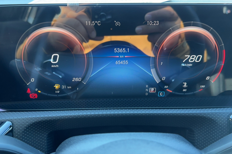 奔驰A级 2021款 A 200 L 运动轿车时尚型中控内饰15