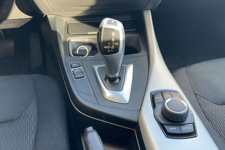 宝马1系(进口) 2016款 118i 领先型局部细节18