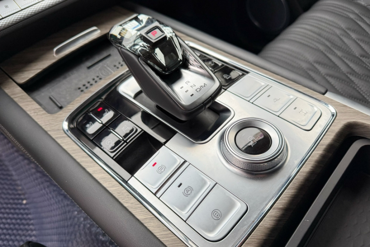 坦克500 2022款 3.0T 运动版 造境型 5座中控内饰7004