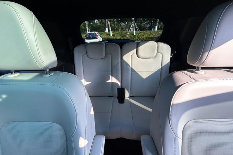 理想汽车 理想ONE 2021款 增程6座版中控内饰7002