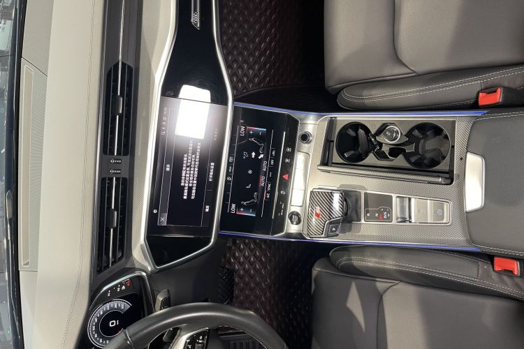 奥迪A6L 2023款 改款 40 TFSI 豪华动感型中控内饰7006