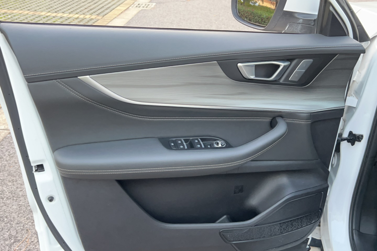 奇瑞 瑞虎8 PLUS 2022款 鲲鹏版 390TGDI DCT豪情版+中控内饰7002