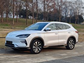 比亚迪 宋PLUS新能源 2023款 冠军版 EV 605KM 旗舰PLUS