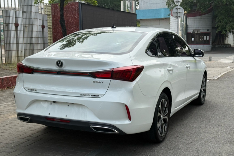 长安 逸动 2021款 PLUS 蓝鲸NE 1.4T GDI DCT旗舰型车身外观6005