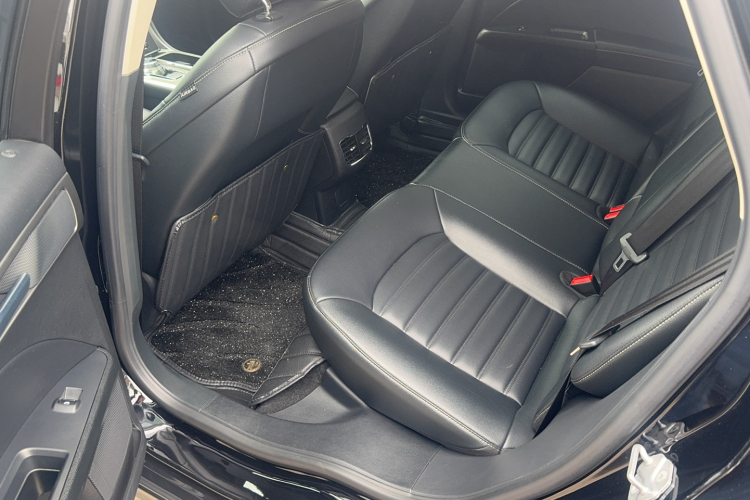 福特 蒙迪欧 2020款 EcoBoost 180 时尚型中控内饰7001