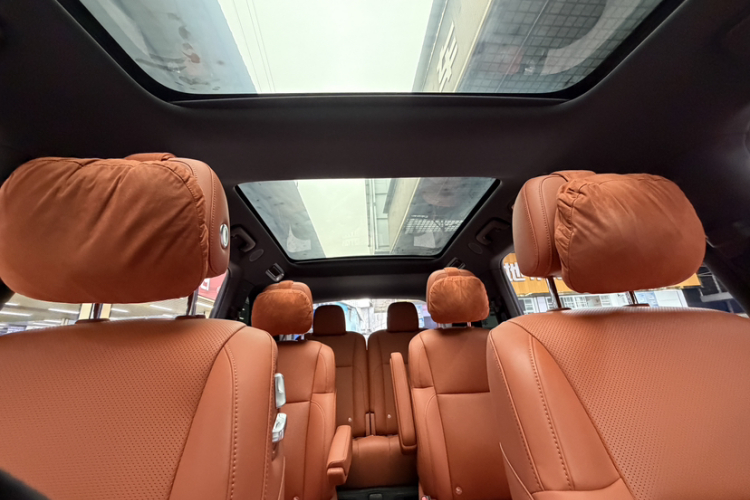 理想汽车 理想L8 2023款 Pro中控内饰7012