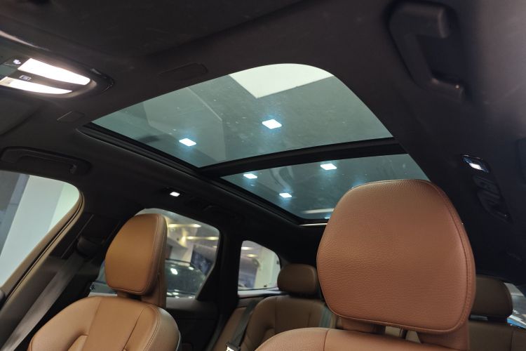 沃尔沃XC60 2022款 B5 四驱智逸豪华版中控内饰7013