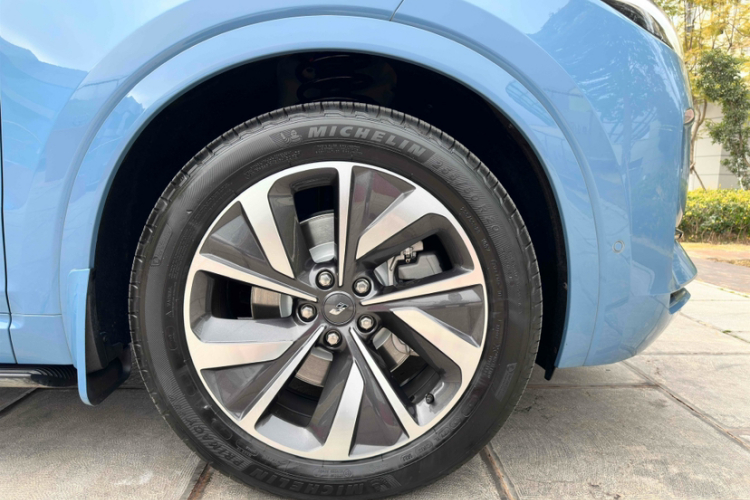 理想汽车 理想ONE 2021款 增程6座版车身外观6009